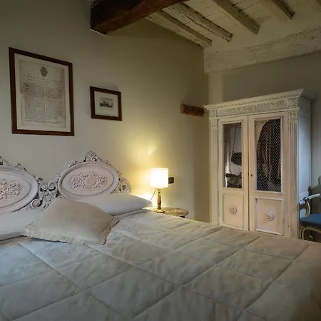 Il Battistero Residenza D'epoca Bed & Breakfast 2*
