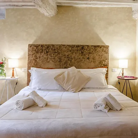 Il Battistero Residenza D'epoca Bed & Breakfast 2*