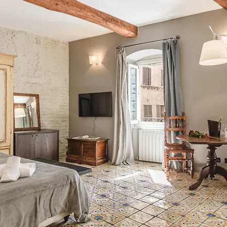 Il Battistero Residenza D'epoca Bed & Breakfast 2*